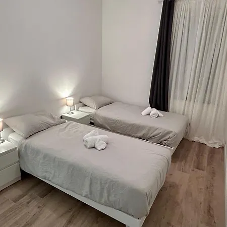 New House - Garden Park Bbq *